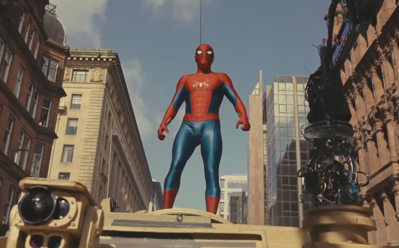 Том Холланд фенүүдийнхээ нүдэн дээр нисжээ... Хүн аалзын зураг авалт эхэллээ