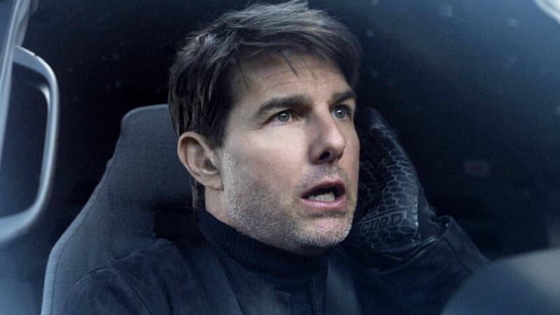 Том Круз “Mission: Impossible 7” киноны зураг авалтын үеэр галт тэргэн дээрээс унах гэж байсан зураглаачийг аварчээ